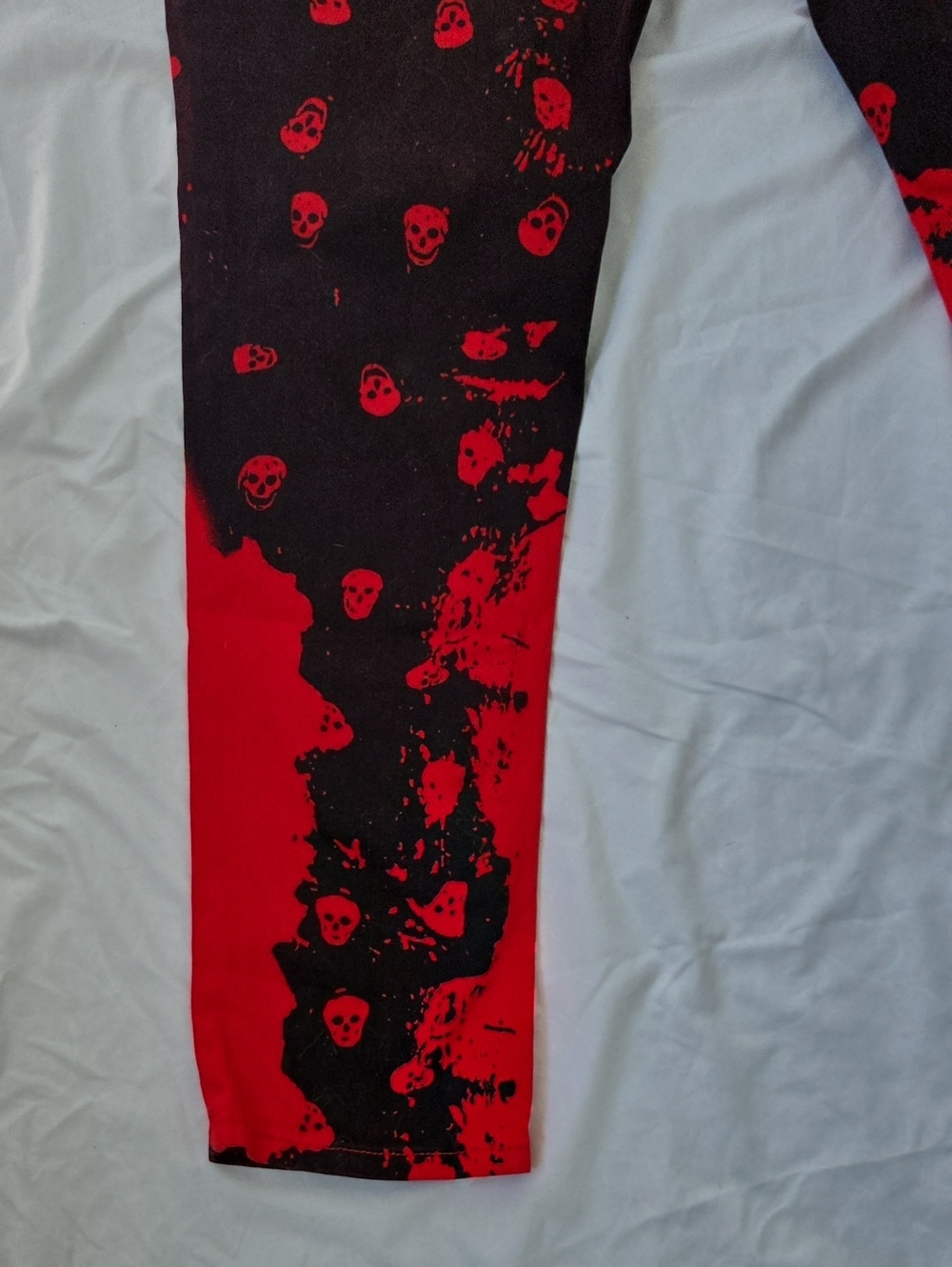 Men's Black Jeans With Multiple Bright Red Skull Graphics All Over Front&Back. - Picture 12 of 16